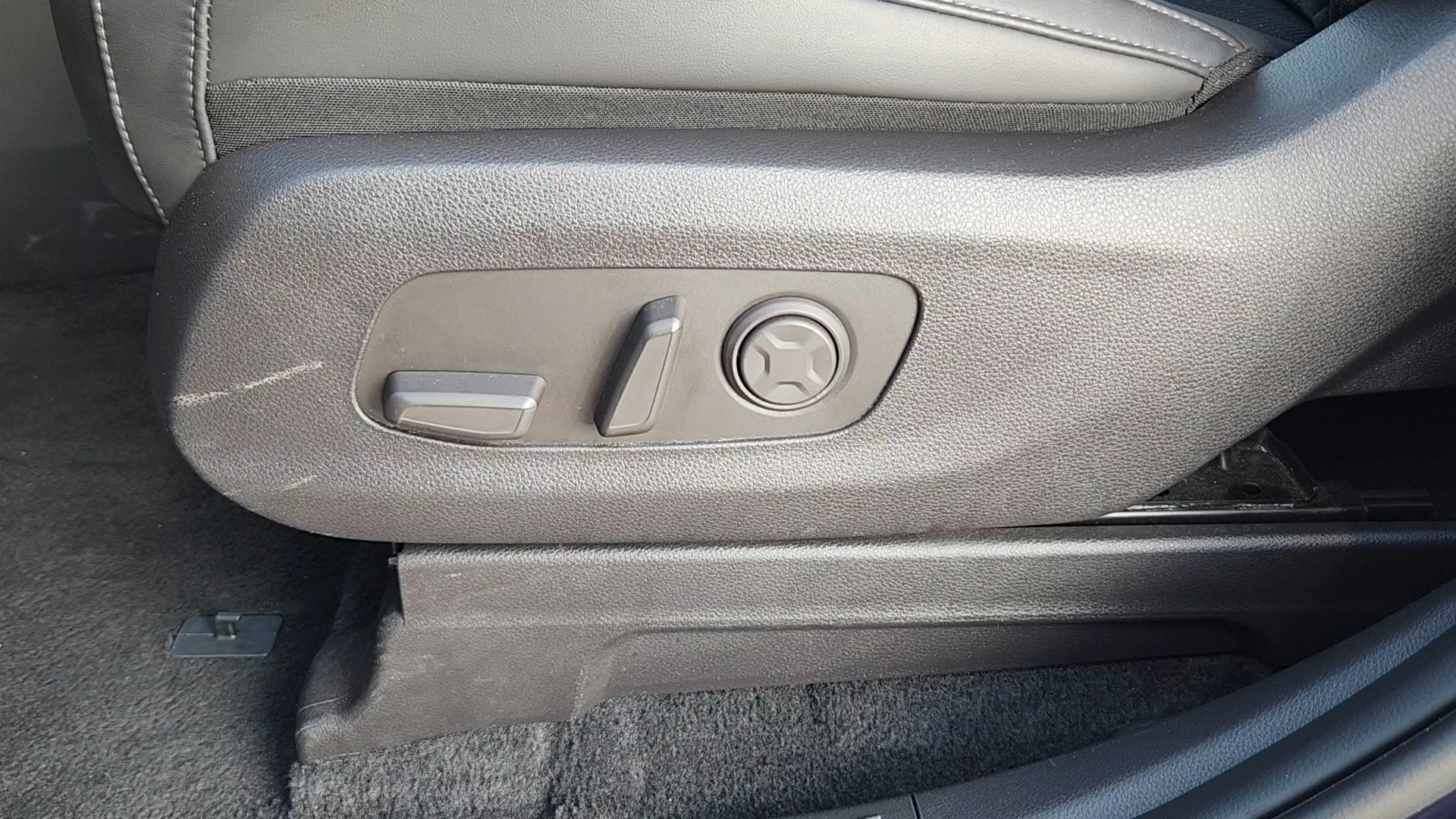 Used 2026 Kia Carnival LXS FWD image 9
