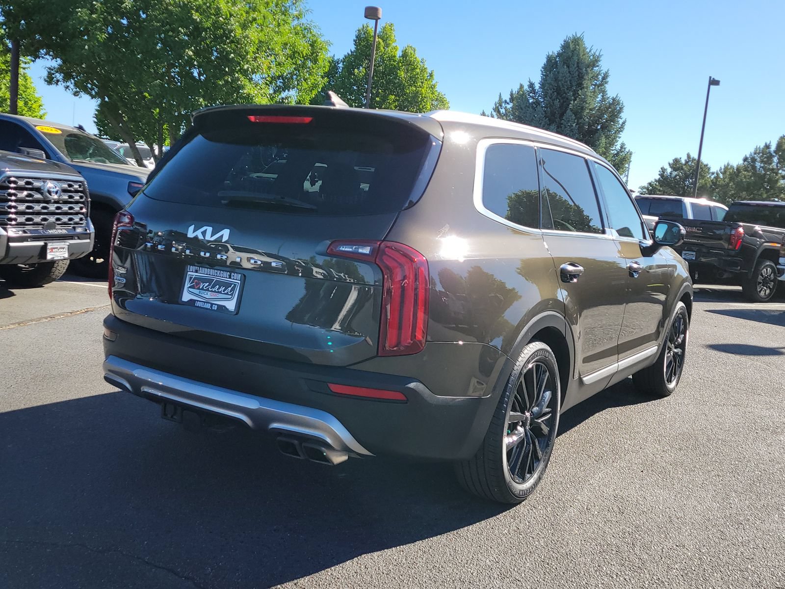 Used 2022 Kia Telluride SX w/ SX Prestige Package AWD/4WD image 3
