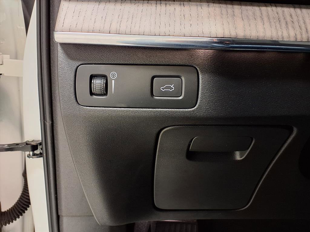 Used 2021 Volvo XC90 T6 Inscription w/ Climate Package image 22