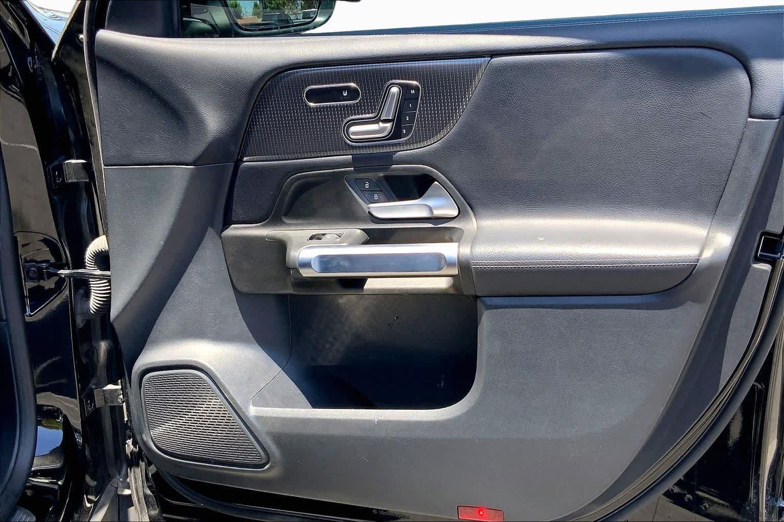 Used 2021 Mercedes-Benz GLB 250 4MATIC image 22