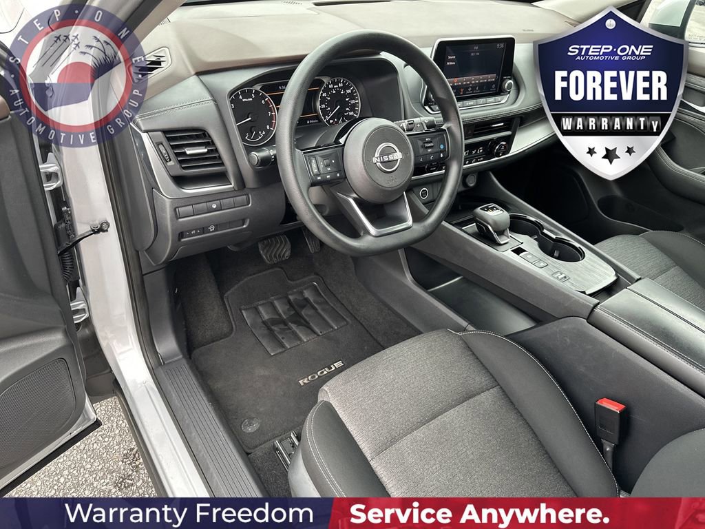 Used 2023 Nissan Rogue SV FWD image 13