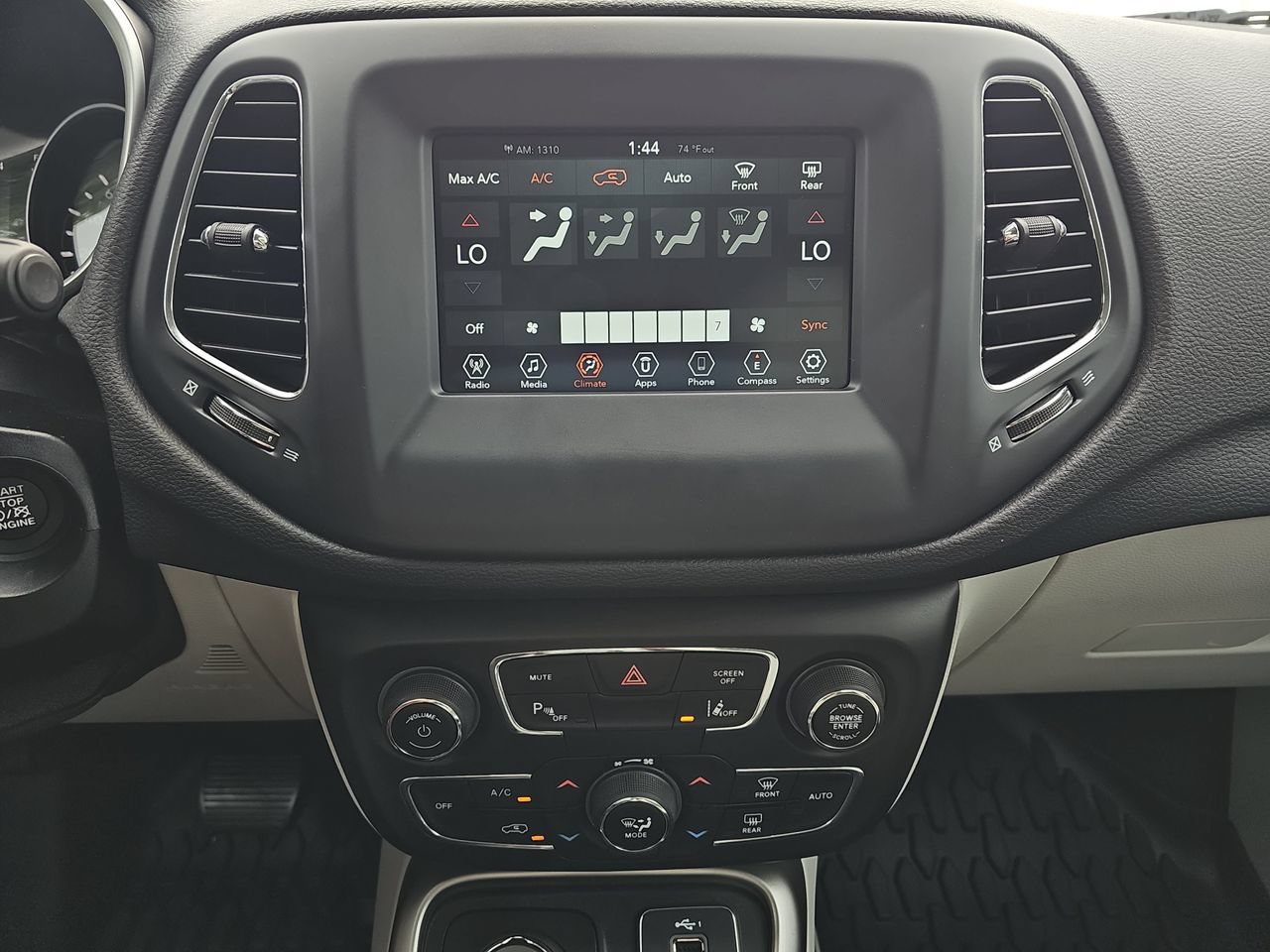 Used 2021 Jeep Compass Latitude w/ Driver Assistance Group AWD/4WD image 25