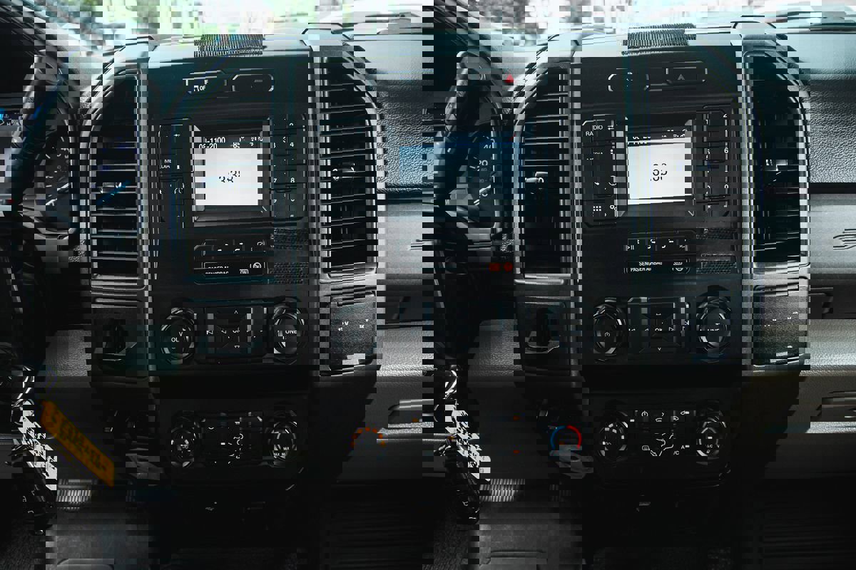 Used 2020 Ford F350 XL w/ Power Equipment Group image 17