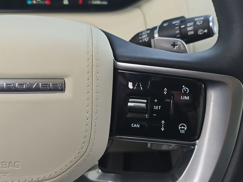 Certified 2025 Land Rover Range Rover SE AWD/4WD image 19