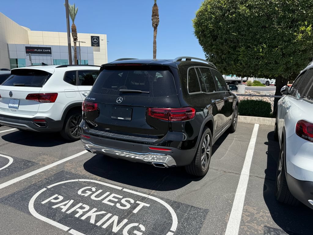 Certified 2025 Mercedes-Benz GLB 250 image 3
