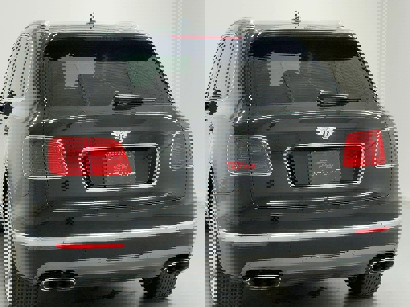 Used 2018 Bentley Bentayga image 43