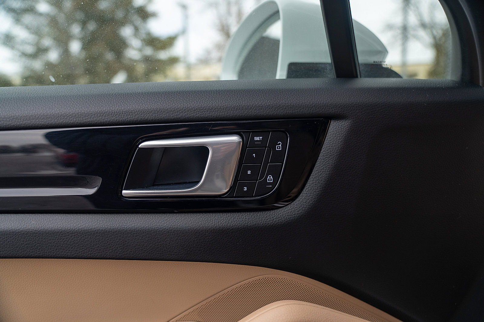 Certified 2022 Porsche Cayenne E-Hybrid image 17