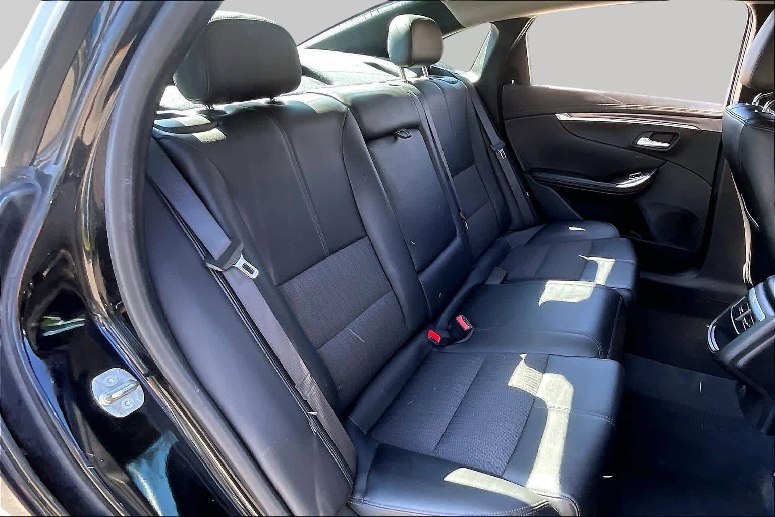 Used 2017 Chevrolet Impala LT FWD image 18