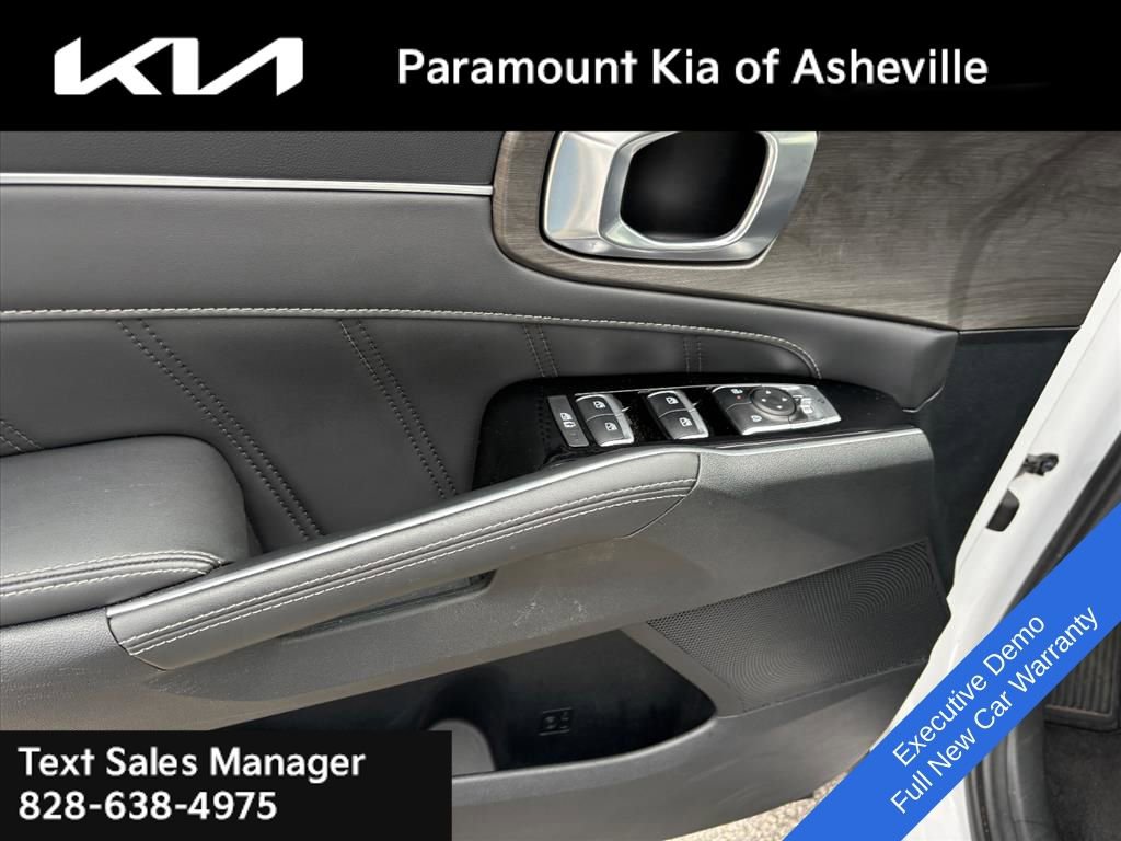 Used 2025 Kia Sorento SX image 25