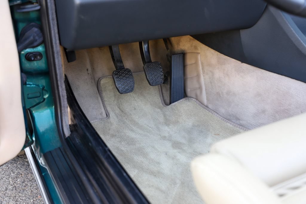 Used 1992 BMW 325i Convertible RWD image 46