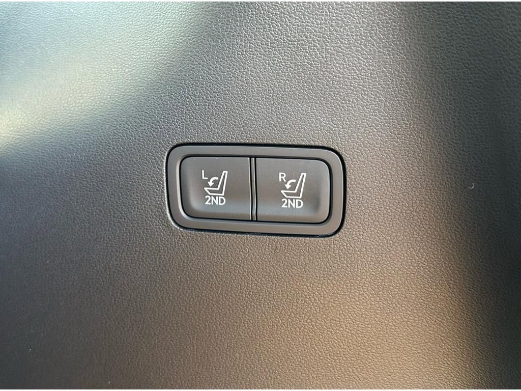 Used 2024 Hyundai Santa Fe Limited image 9