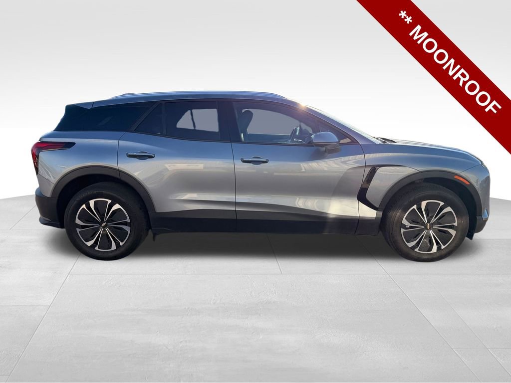 Used 2024 Chevrolet Blazer EV LT AWD/4WD image 9