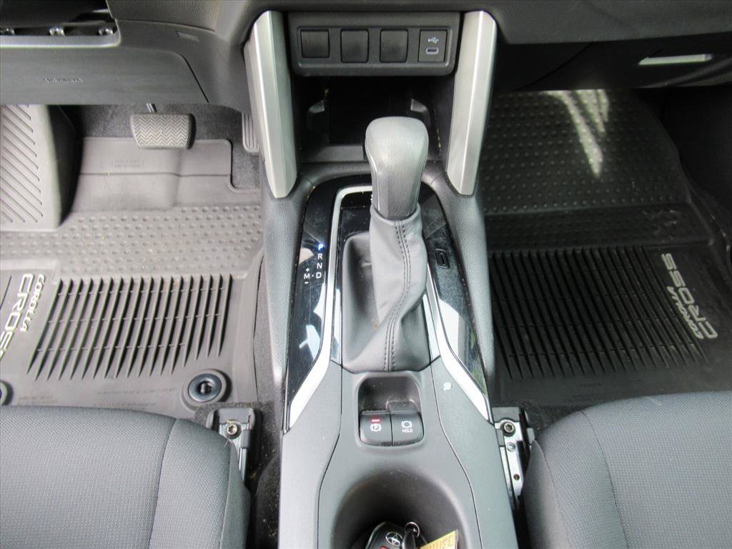 Used 2024 Toyota Corolla Cross LE FWD image 21
