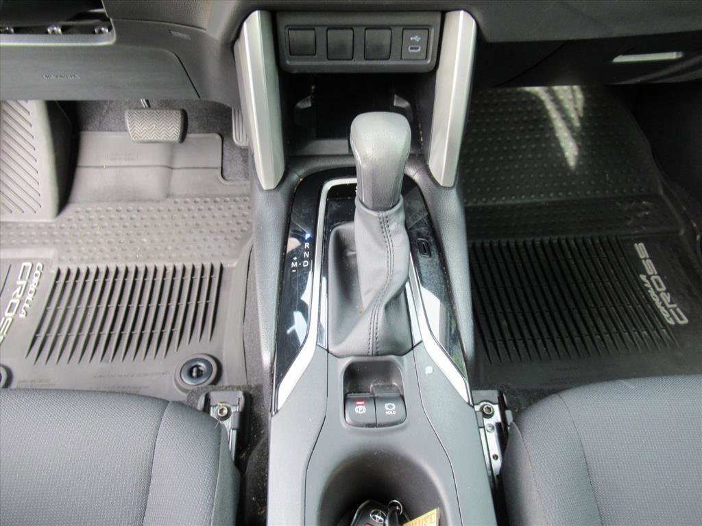 Used 2024 Toyota Corolla Cross LE image 21