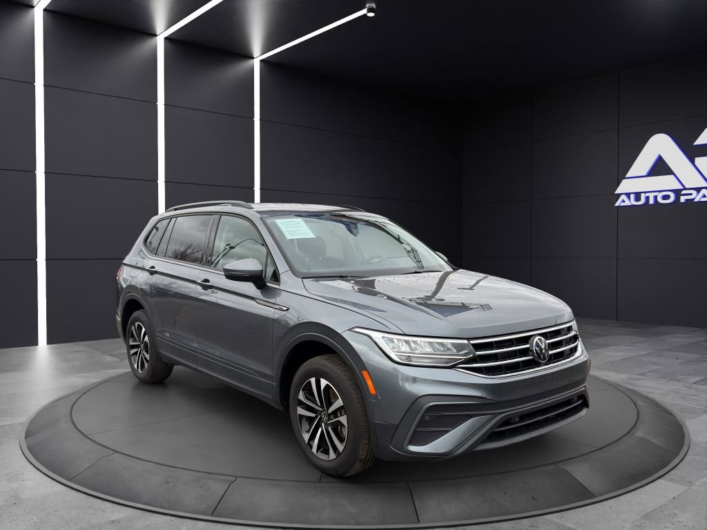 Used 2022 Volkswagen Tiguan S image 3