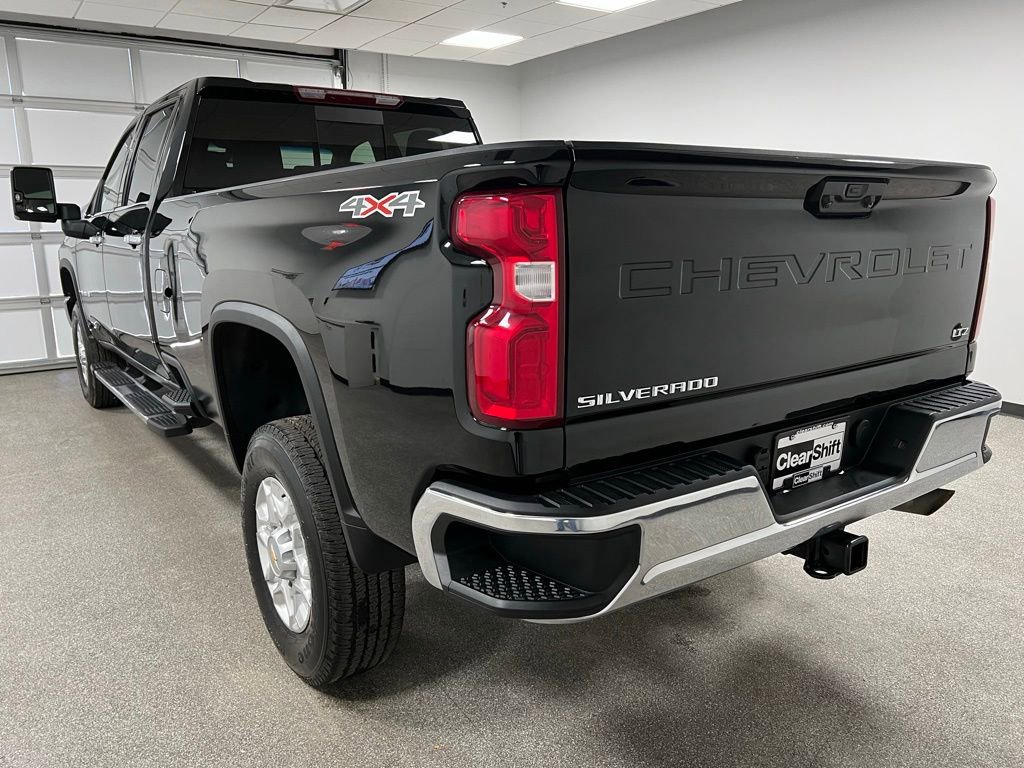 Used 2022 Chevrolet Silverado 3500 LTZ w/ LTZ Convenience Package AWD/4WD image 10