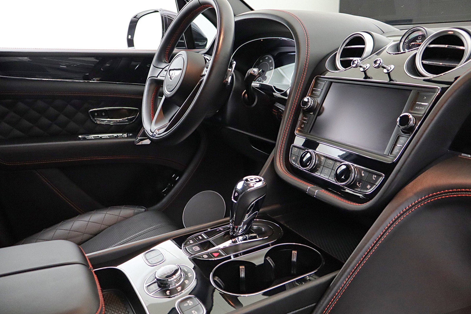 Certified 2017 Bentley Bentayga image 33