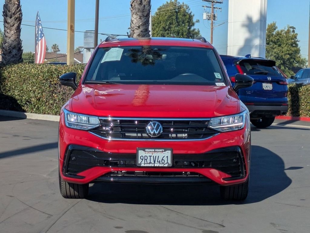 Used 2024 Volkswagen Tiguan SE R-Line image 2