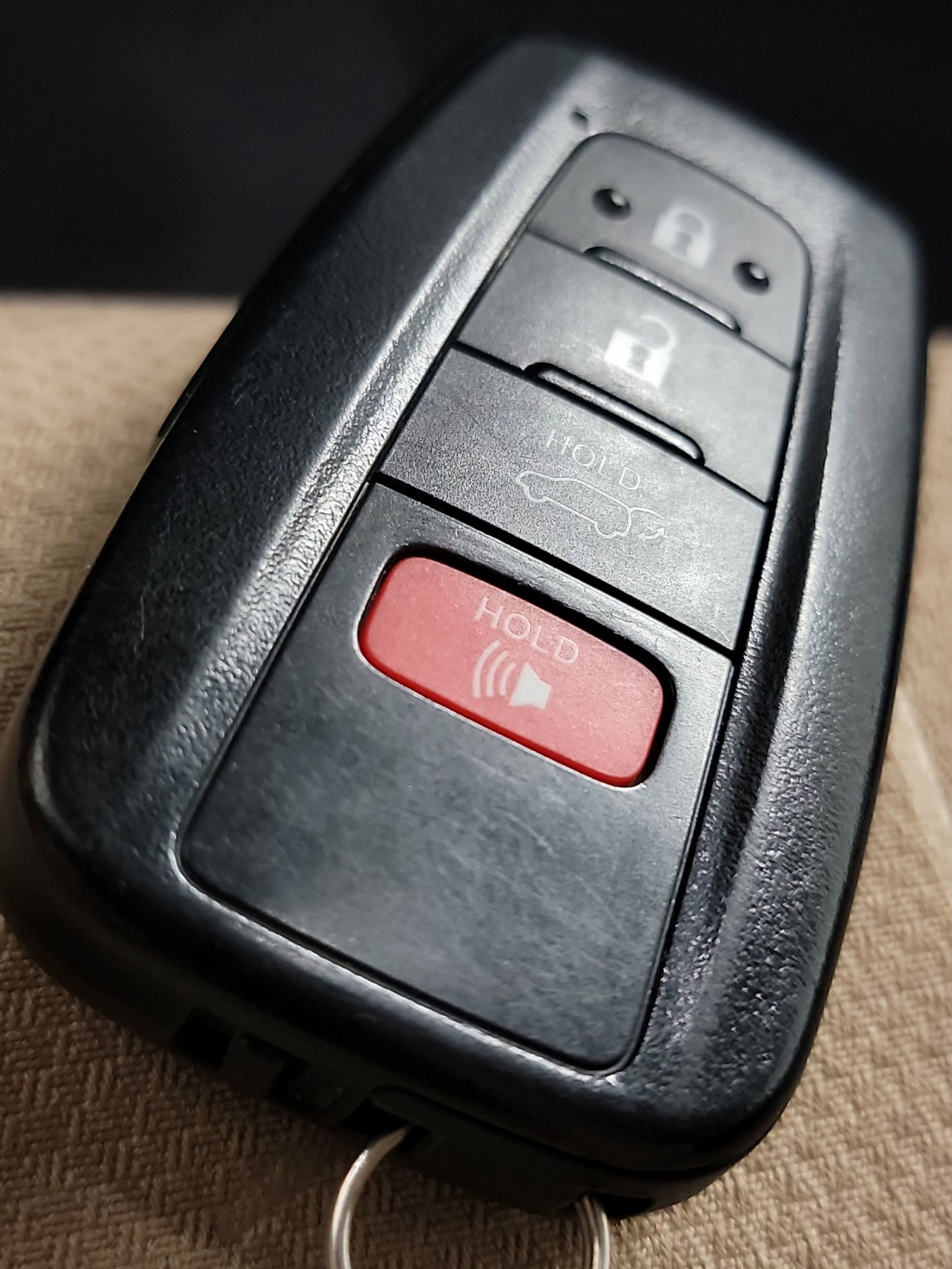 Used 2020 Toyota RAV4 XLE image 32