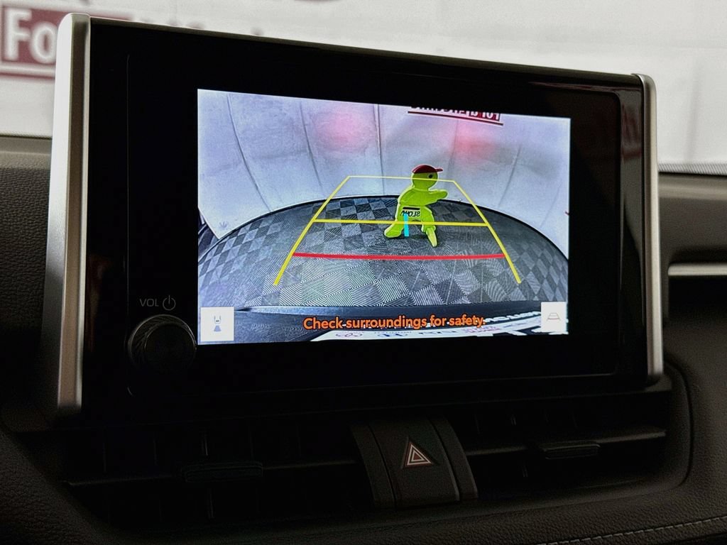 Certified 2023 Toyota RAV4 LE AWD/4WD image 6