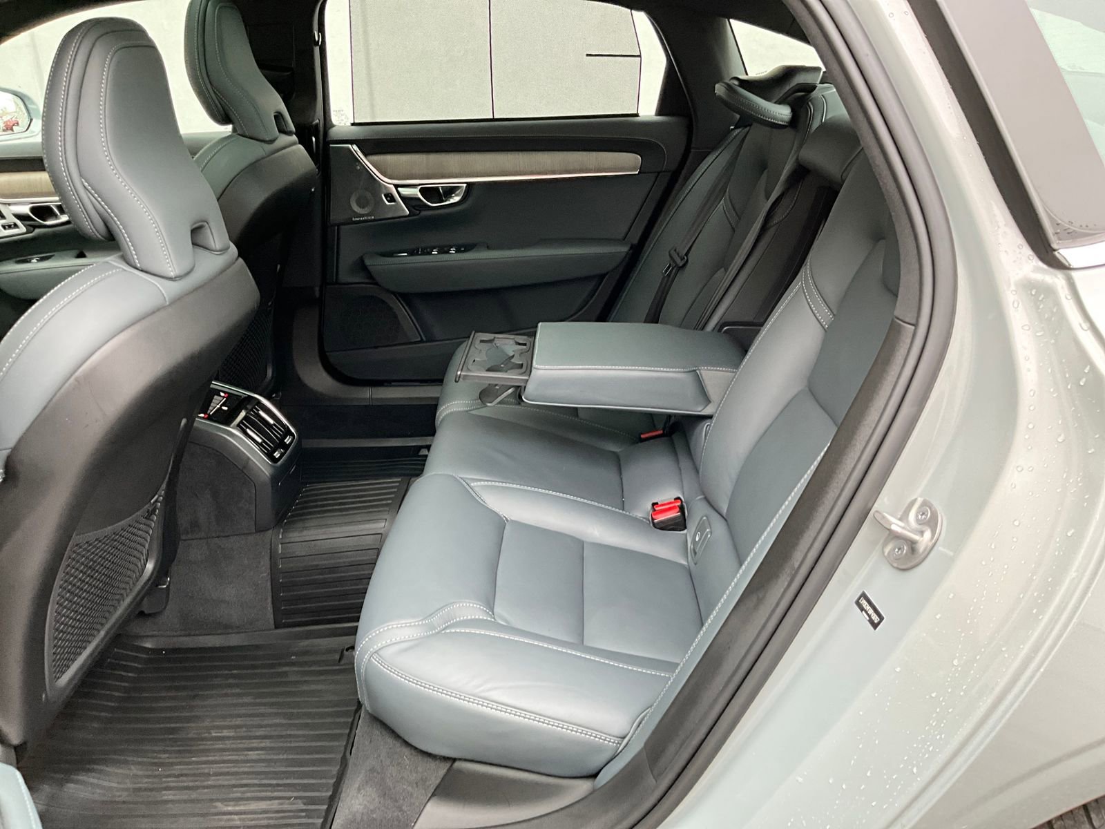 Certified 2024 Volvo S90 B6 Ultimate w/ Protection Package Premier image 32