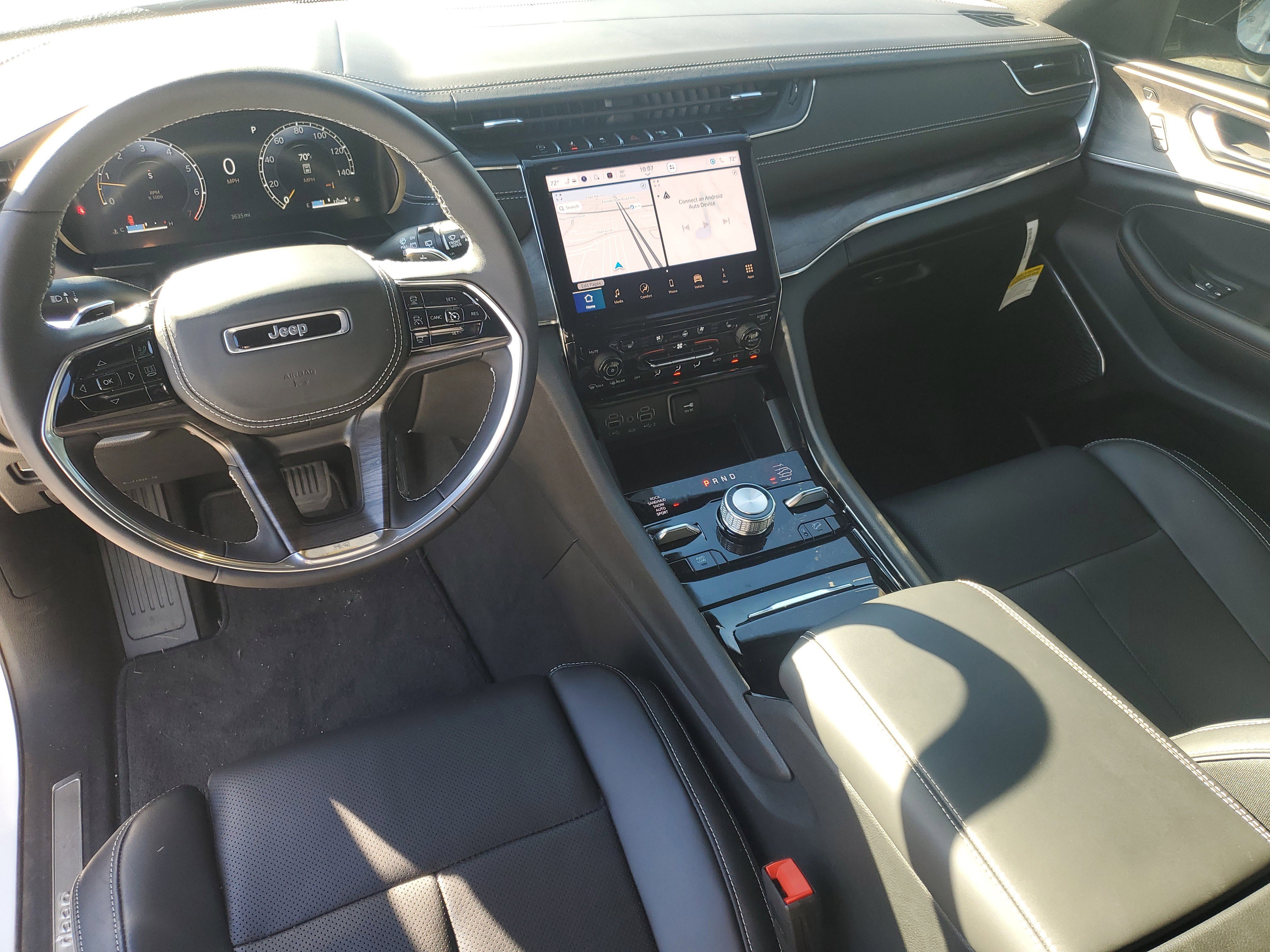 Used 2025 Jeep Grand Cherokee L Overland w/ Luxury Tech Group IV image 14