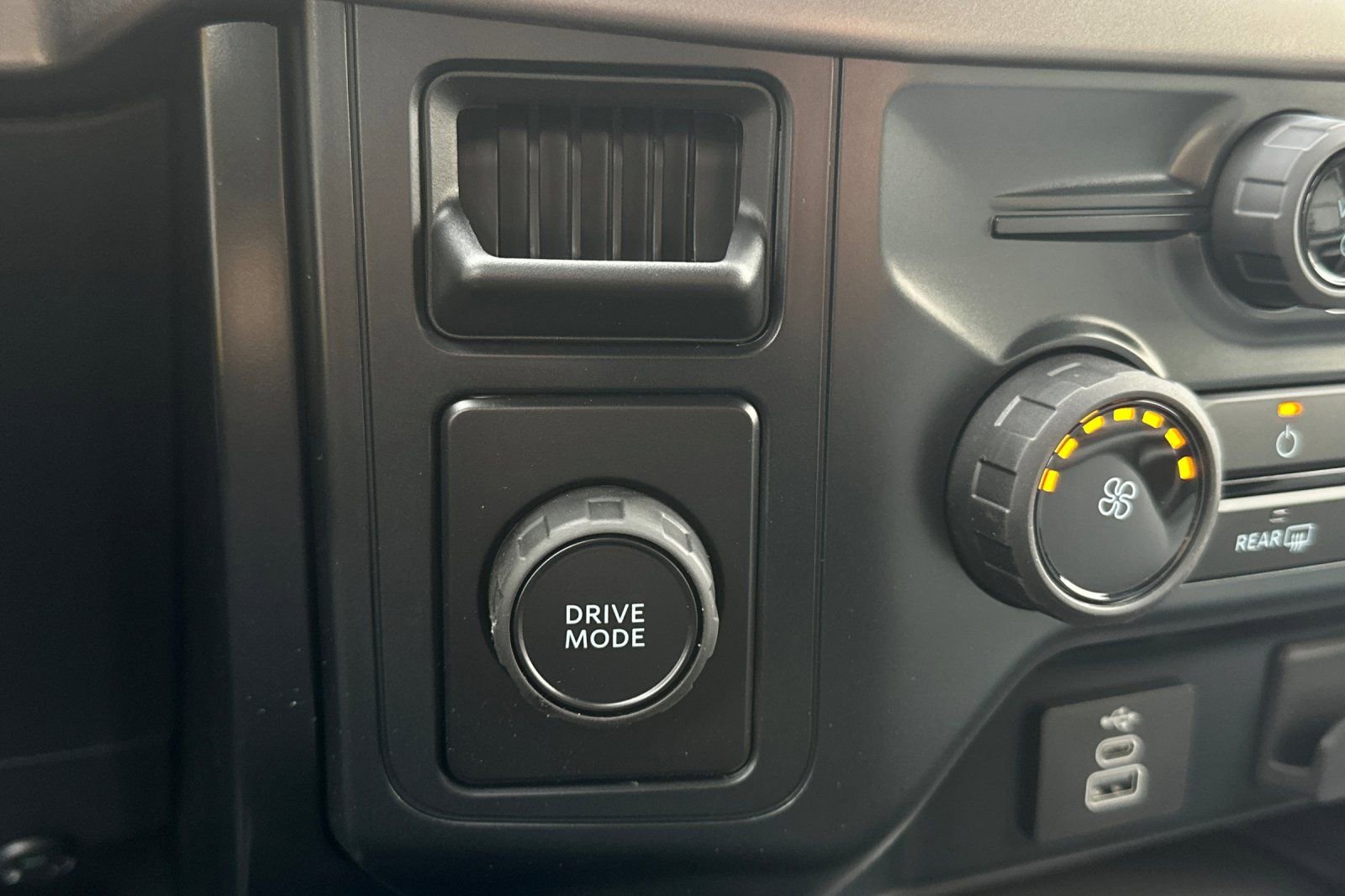 New 2025 Ford F150 XL w/ Equipment Group 103A High image 25