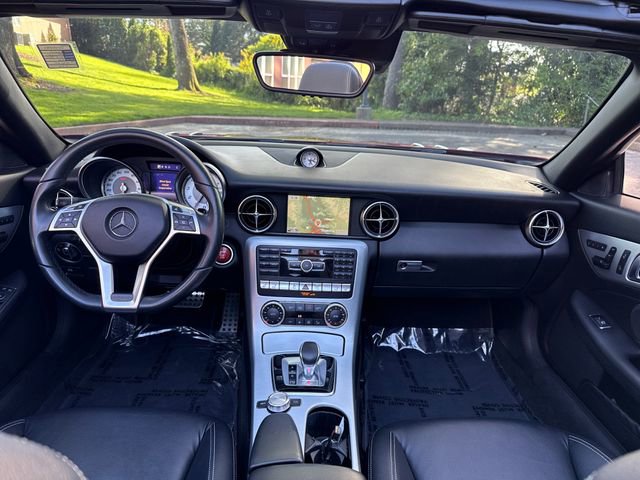 Used 2016 Mercedes-Benz SLK 300 image 12