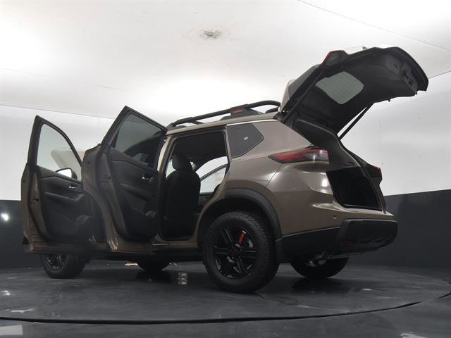 Certified 2025 Nissan Rogue SV image 44
