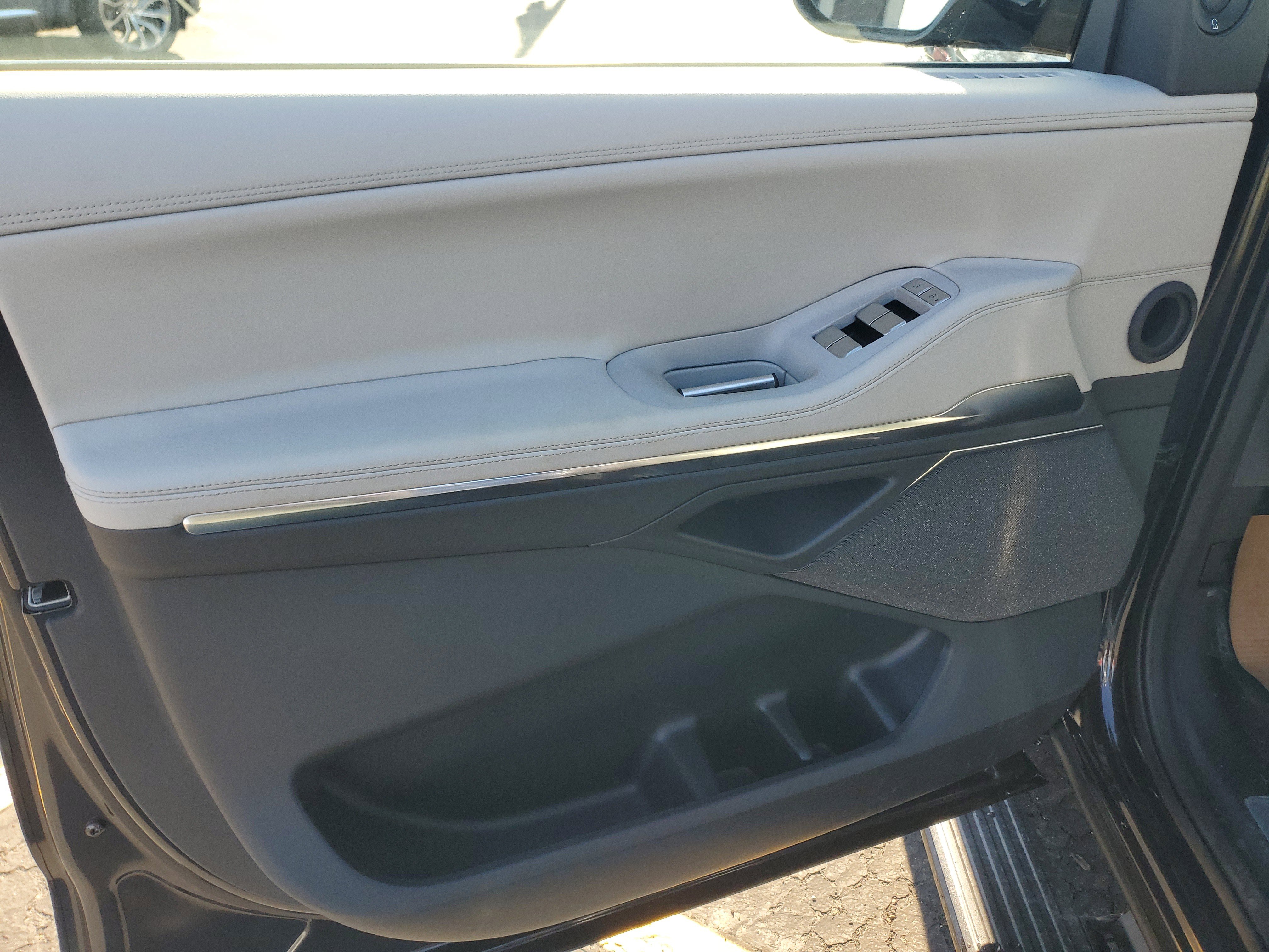 New 2026 Lincoln Navigator Reserve image 7