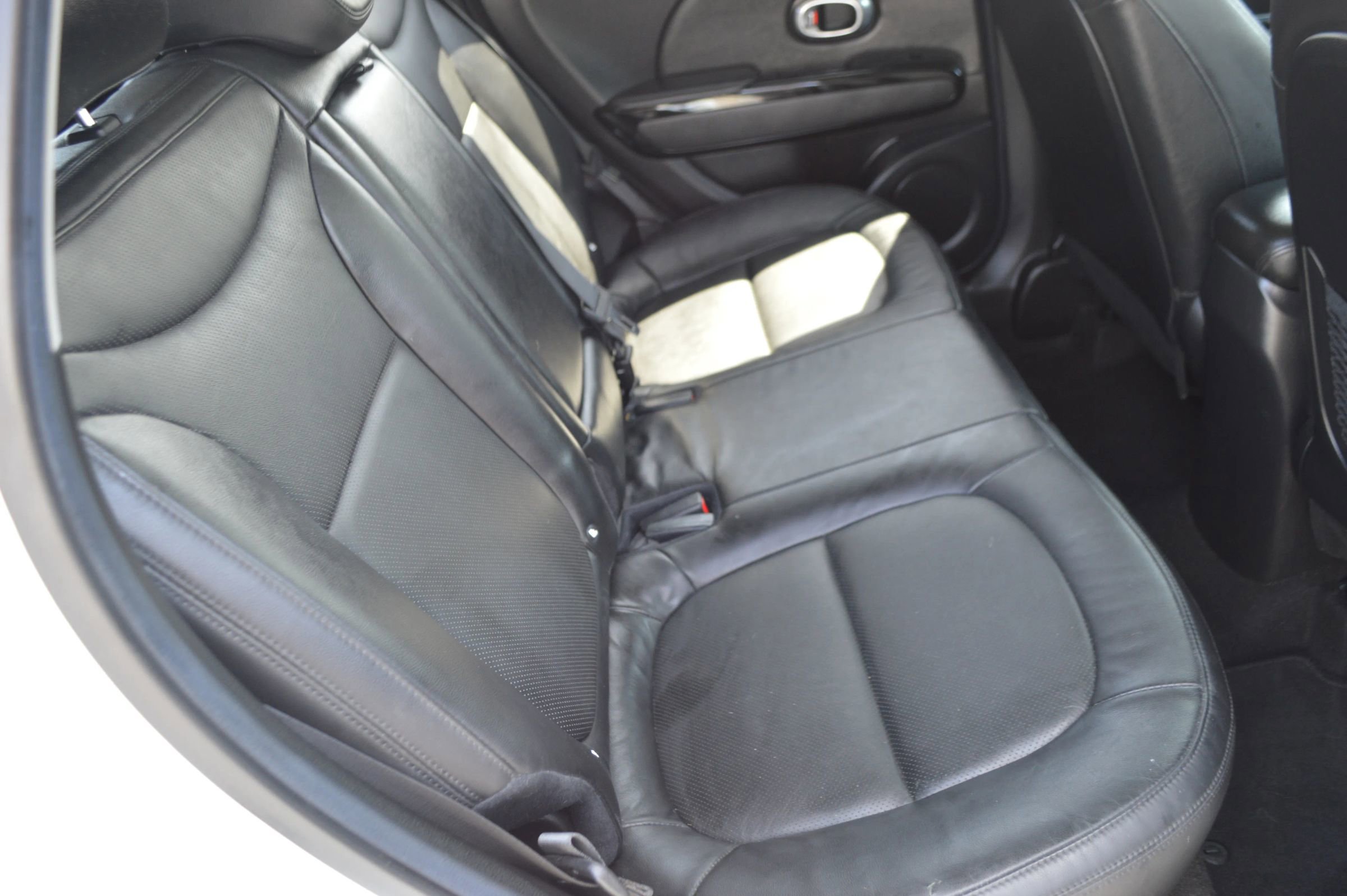 Used 2016 Kia Soul ! FWD image 27