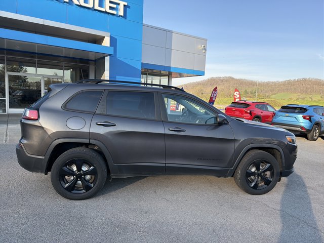 Used 2019 Jeep Cherokee Latitude Plus image 3