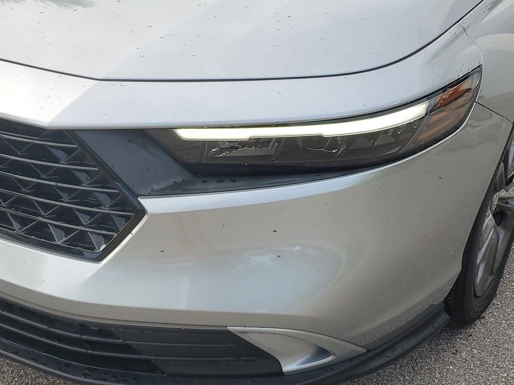 Used 2023 Honda Accord EX image 10
