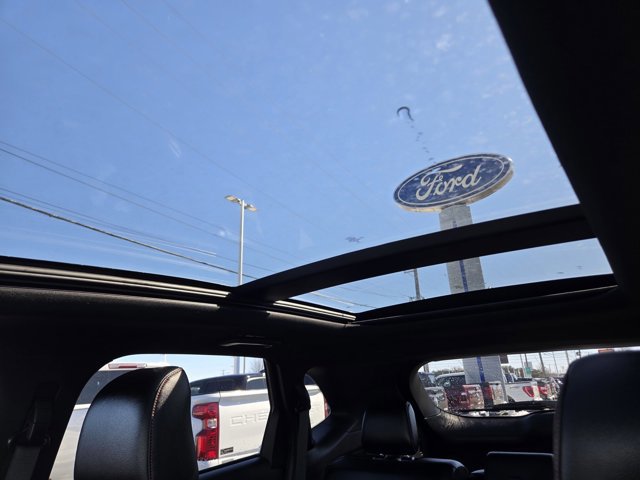 Certified 2024 Ford Edge ST-Line AWD/4WD image 19