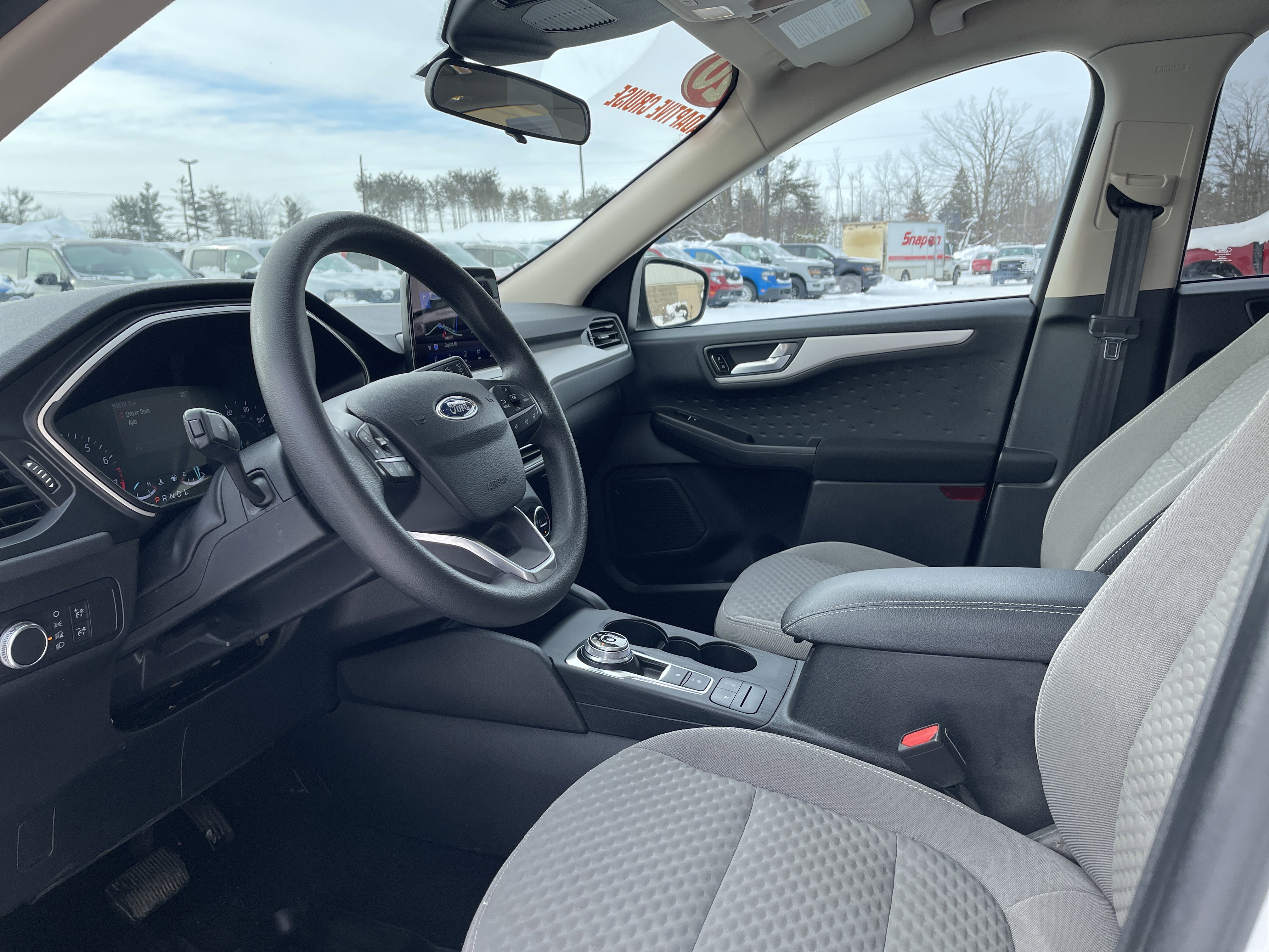 Used 2020 Ford Escape SE image 12