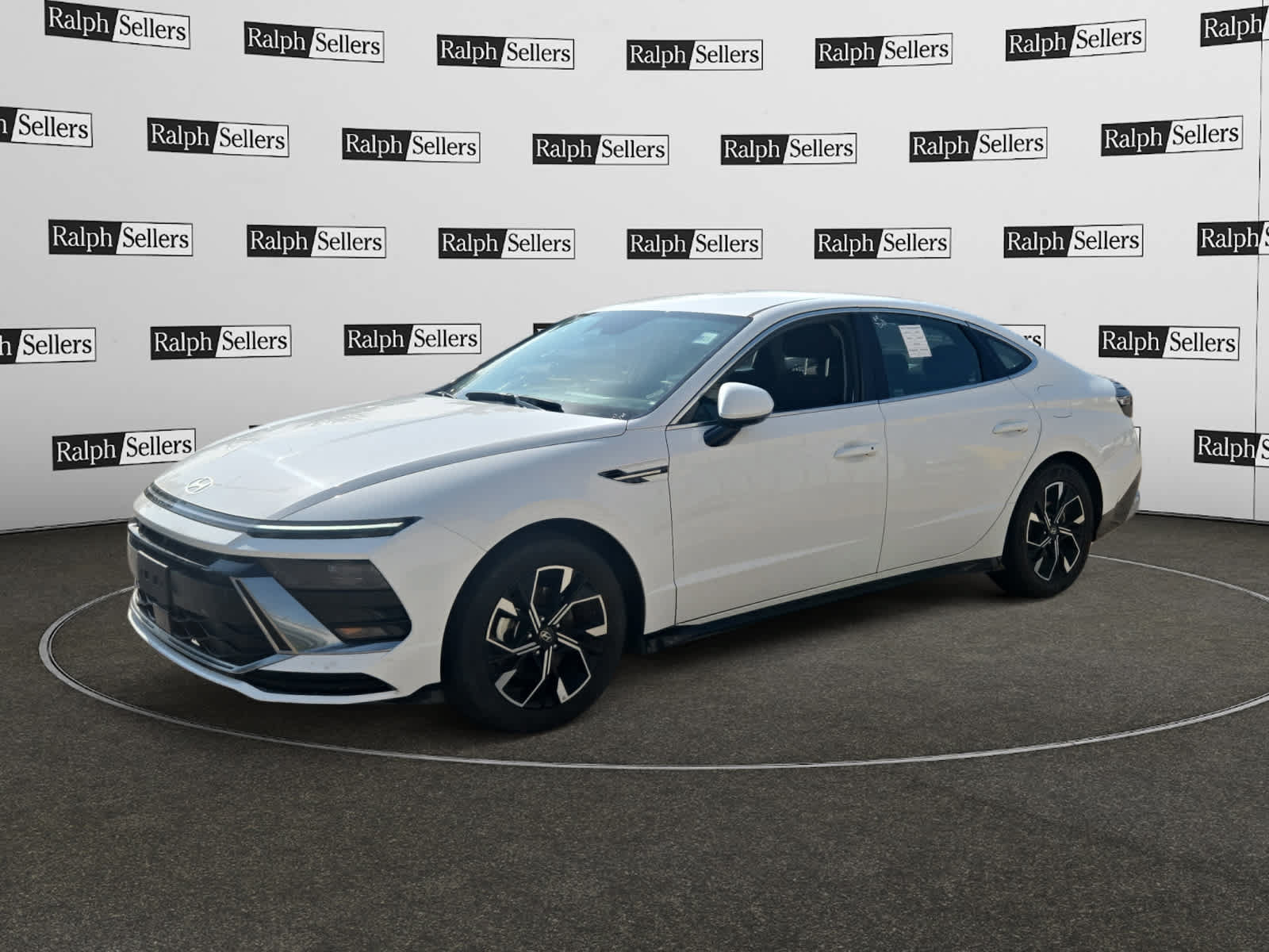 Used 2025 Hyundai Sonata SEL FWD image 2