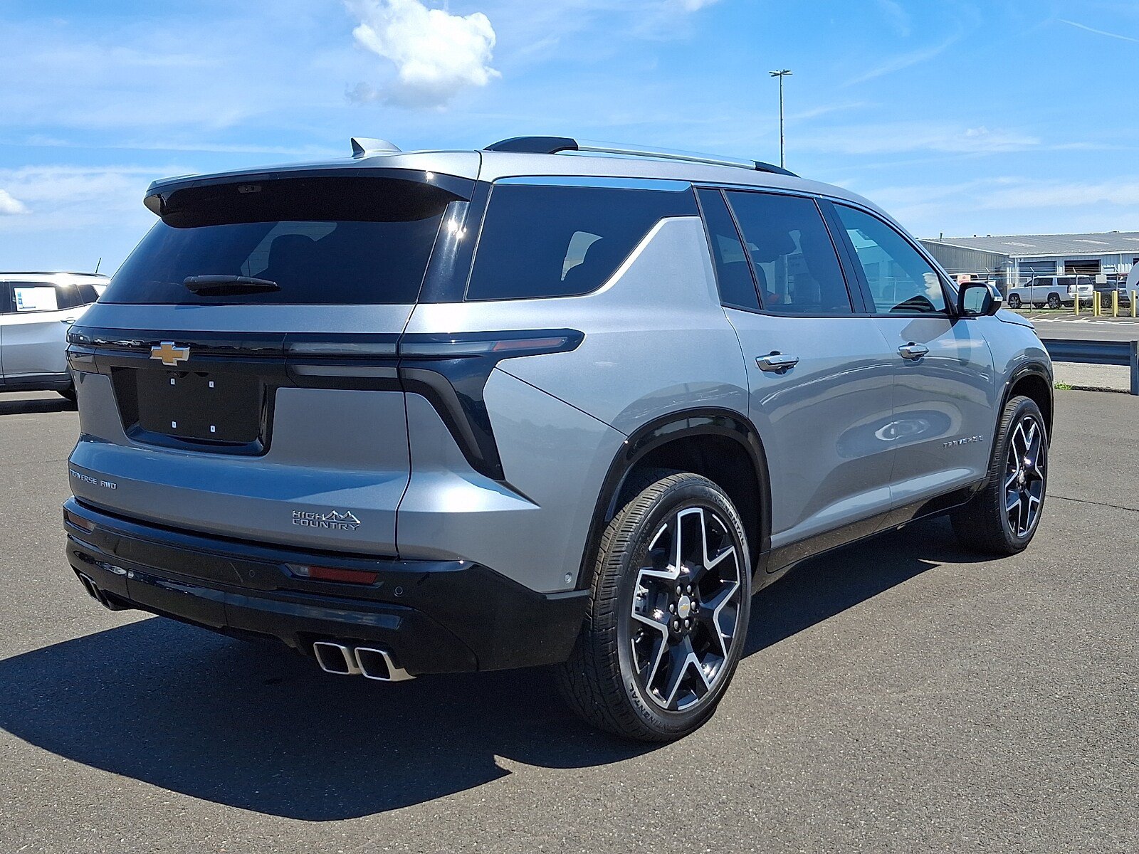Used 2025 Chevrolet Traverse High Country w/ LPO, Floor Liner Package AWD/4WD image 6