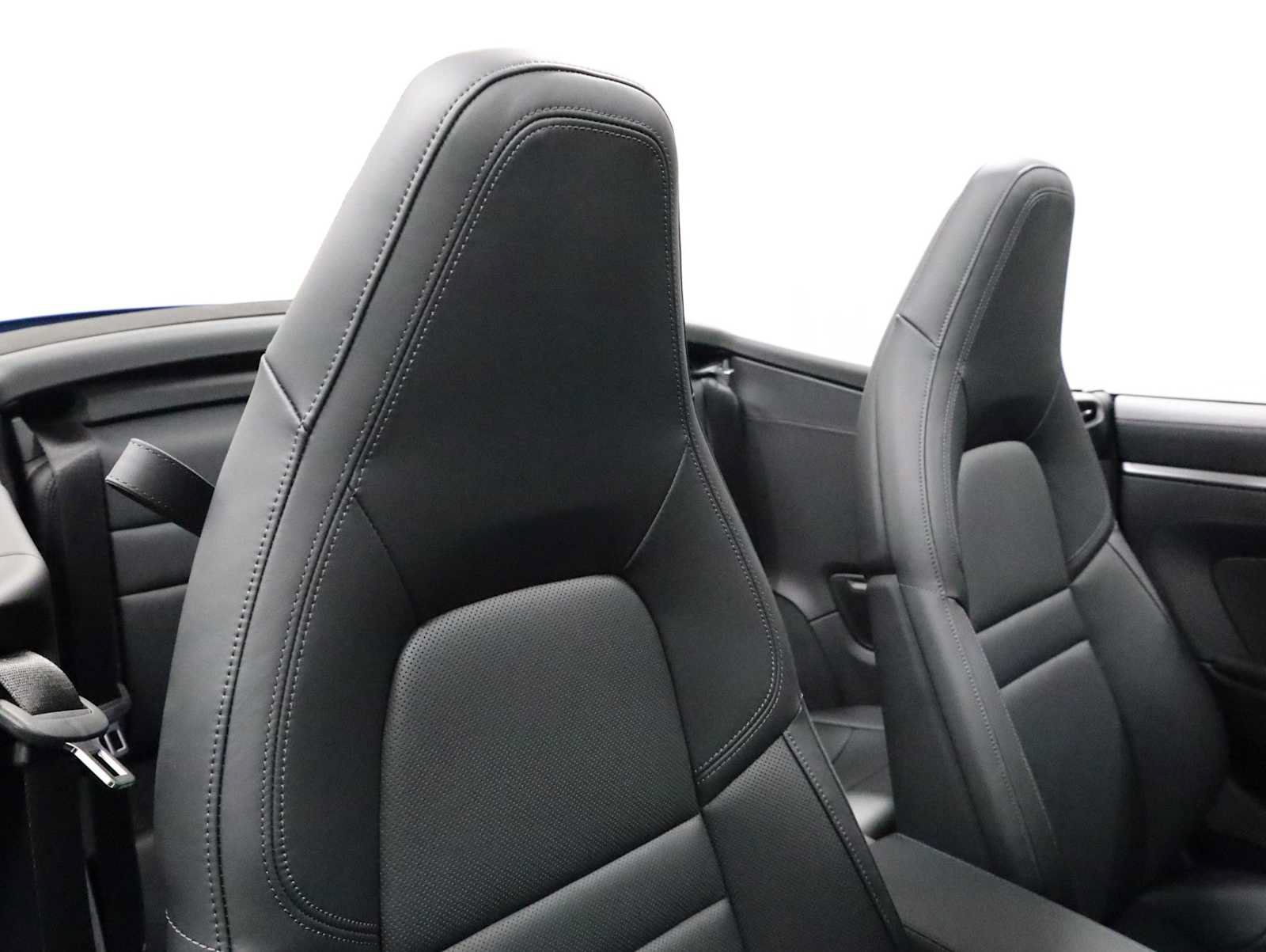 Certified 2025 Porsche 911 Carrera RWD image 21