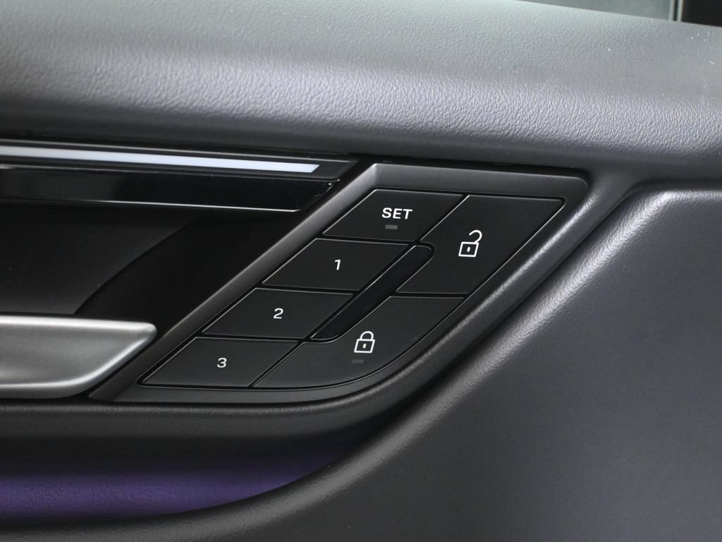 New 2026 Porsche Macan 4 Electric AWD/4WD image 30