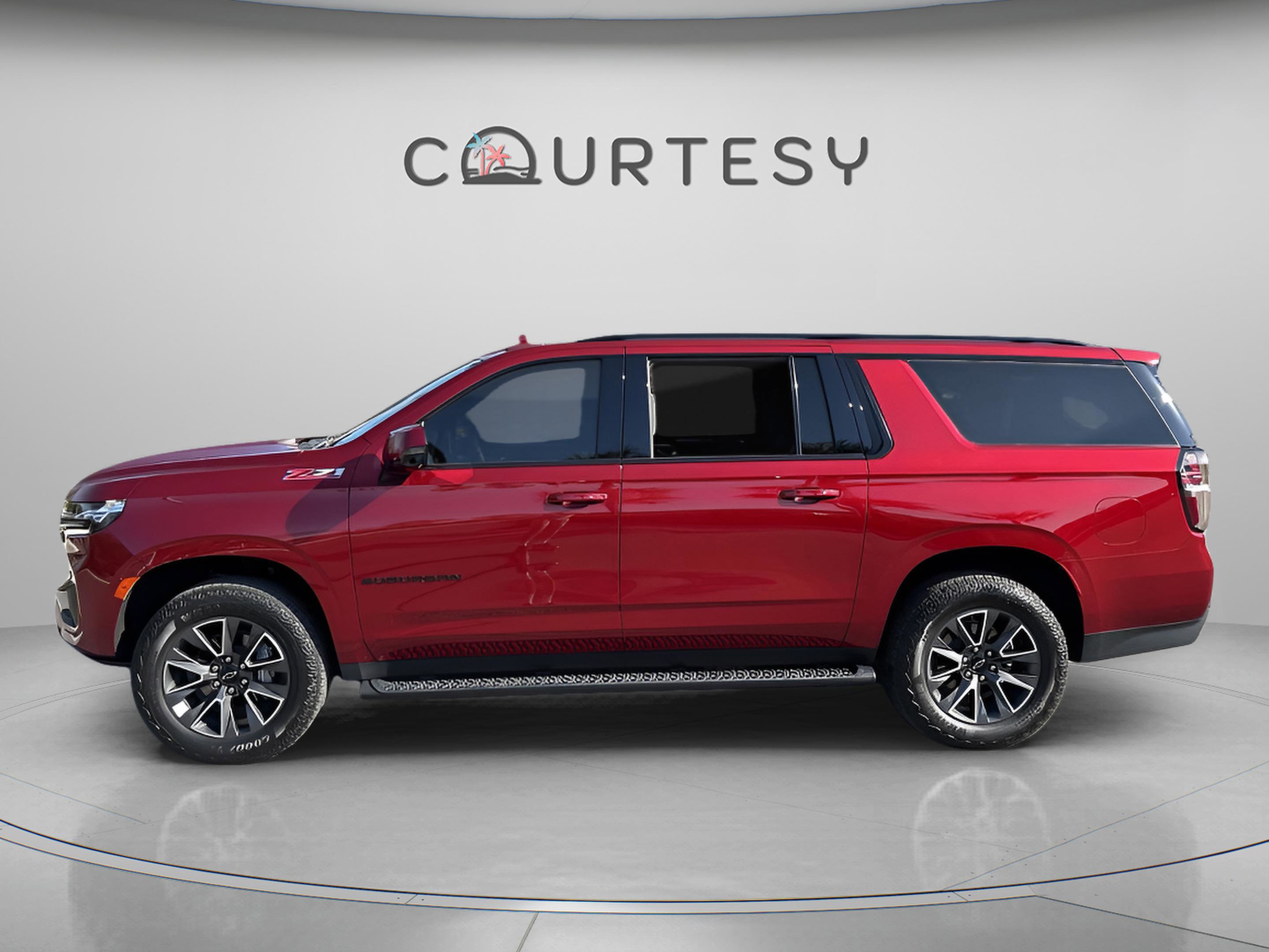 Used 2023 Chevrolet Suburban Z71 w/ Luxury Package image 5