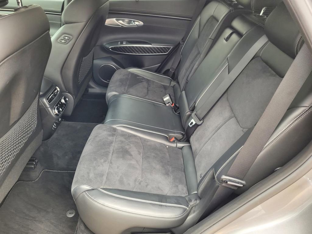 Used 2022 Genesis GV70 3.5T Sport w/ Sport Prestige Package image 15