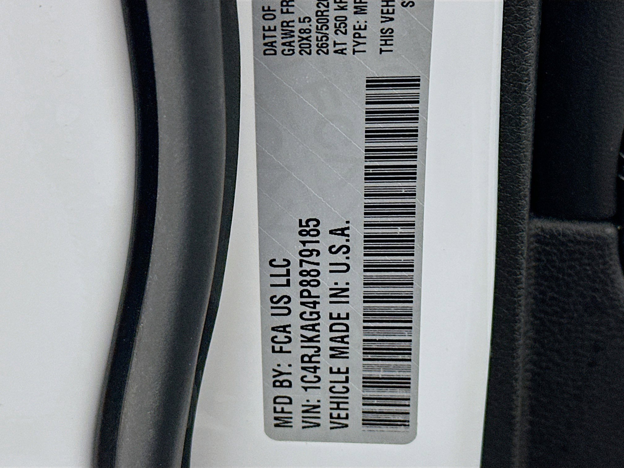 Used 2023 Jeep Grand Cherokee L Laredo image 12