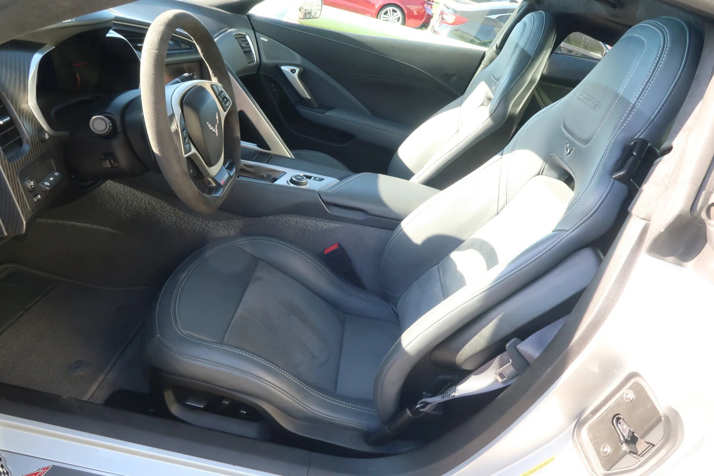 Used 2017 Chevrolet Corvette Z06 RWD image 16