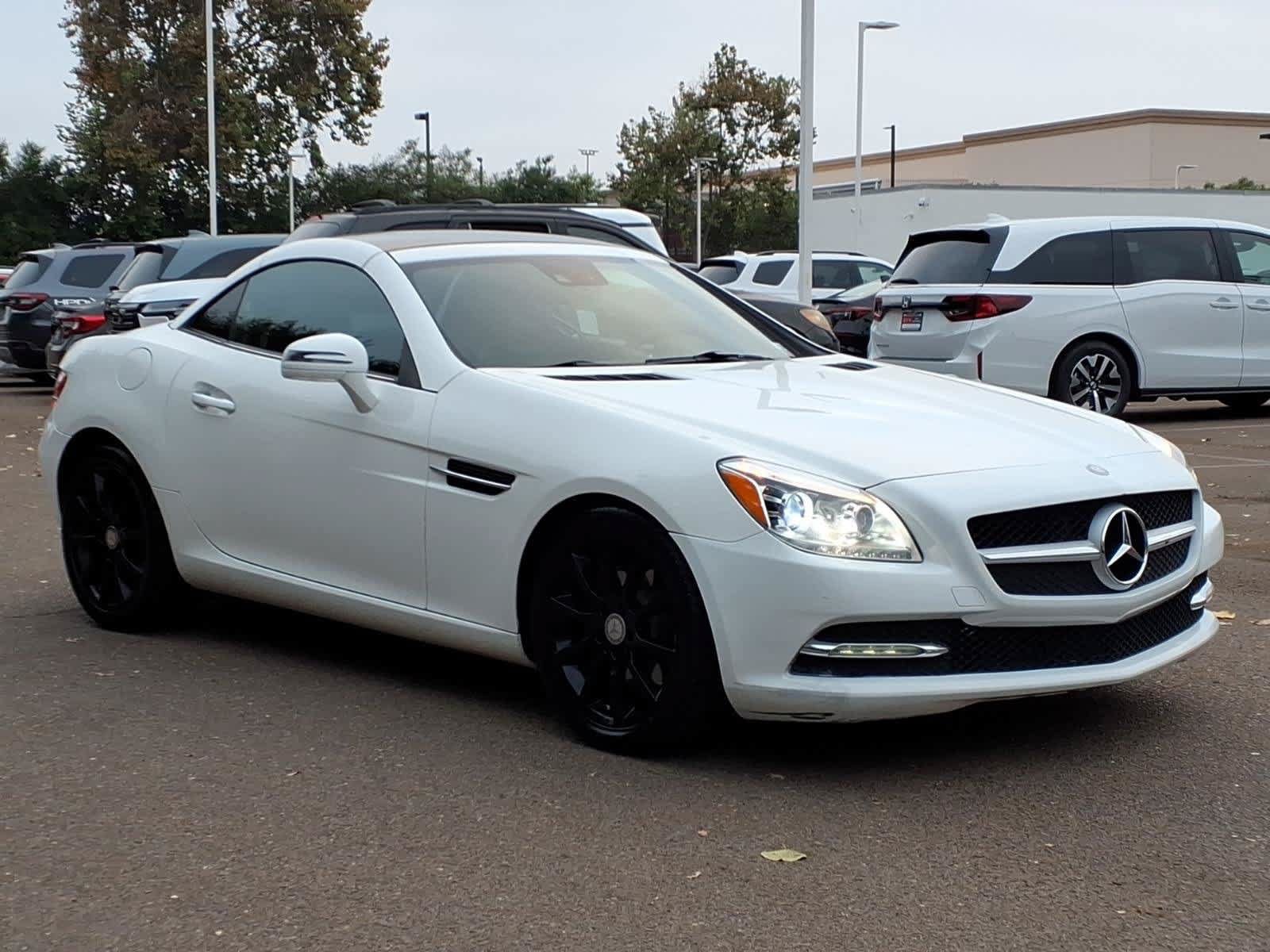 Used 2016 Mercedes-Benz SLK 300 w/ Premium 2 Package image 3