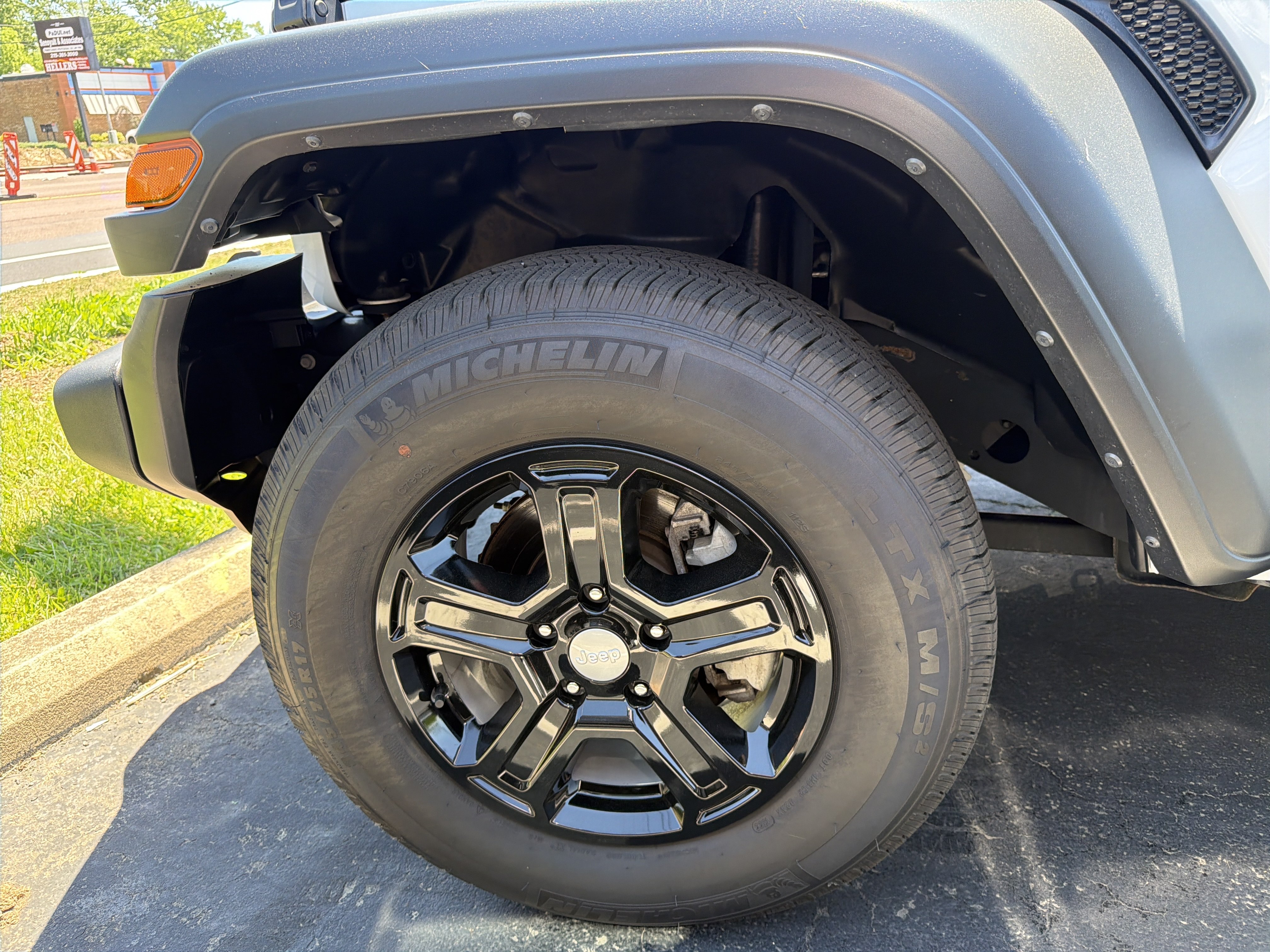 Used 2022 Jeep Wrangler Sport AWD/4WD image 29