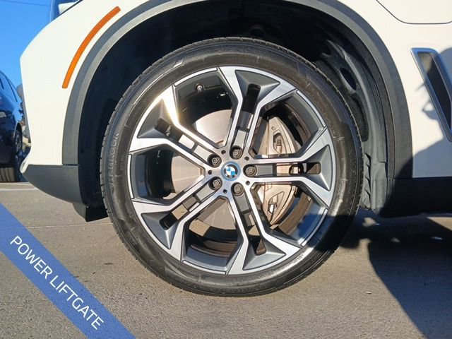 Certified 2023 BMW X5 xDrive45e w/ Luxury Seating Package image 6