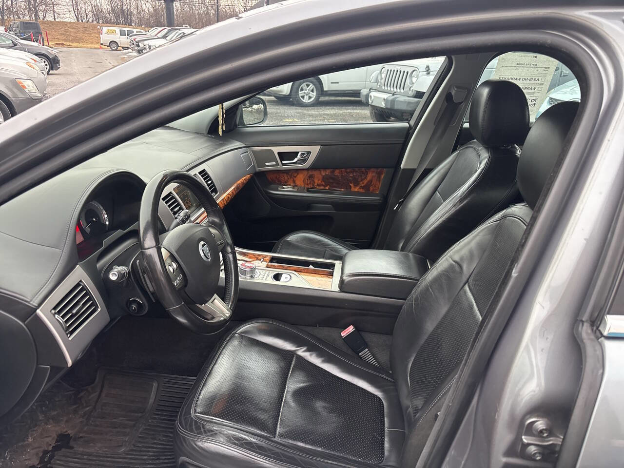 Used 2009 Jaguar XF Premium RWD image 12