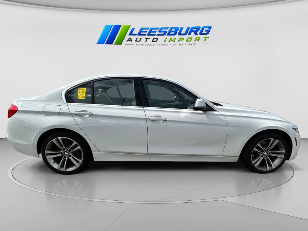 Used 2017 BMW 330i xDrive Sedan AWD/4WD image 4