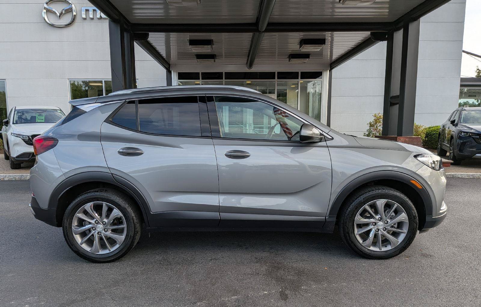 Used 2023 Buick Encore GX Essence w/ Experience Buick Package AWD/4WD image 5