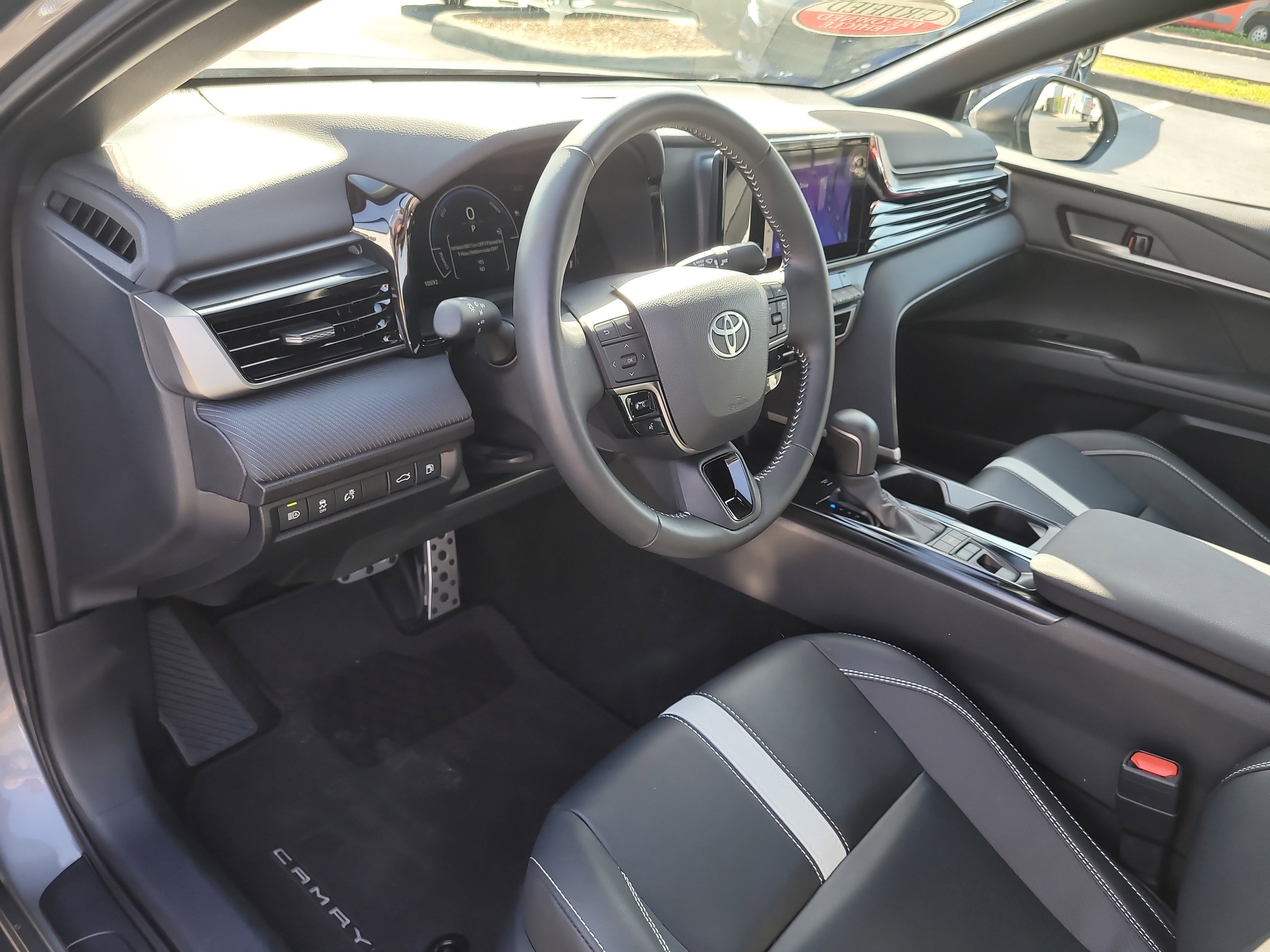 Used 2025 Toyota Camry SE FWD image 18